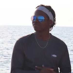 Meet your Posher, Derrick